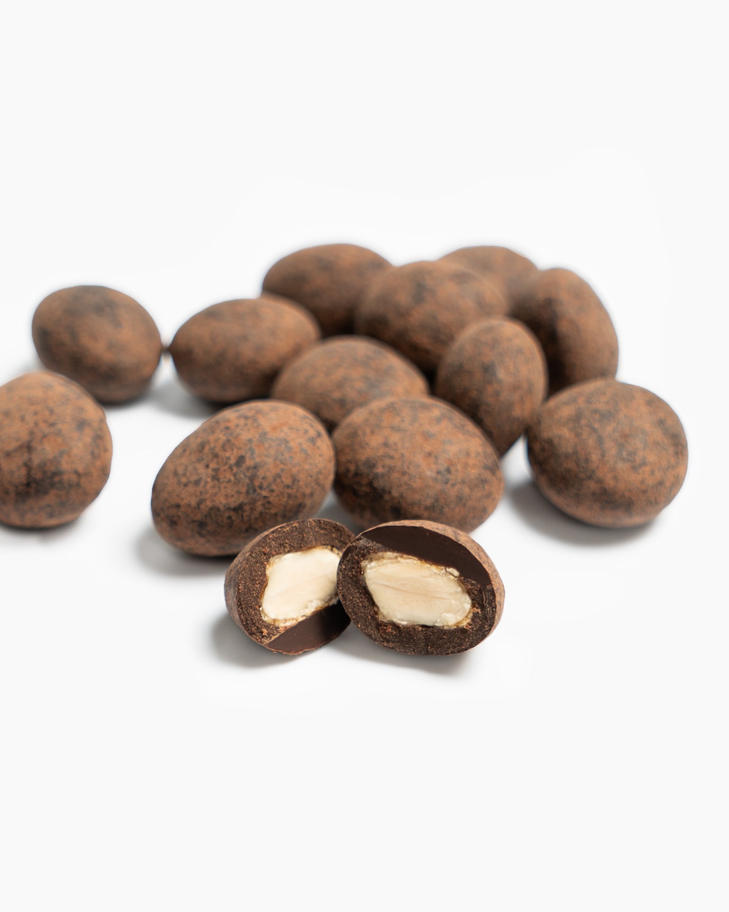 Almendras caramelizadas con chocolate negro y sal