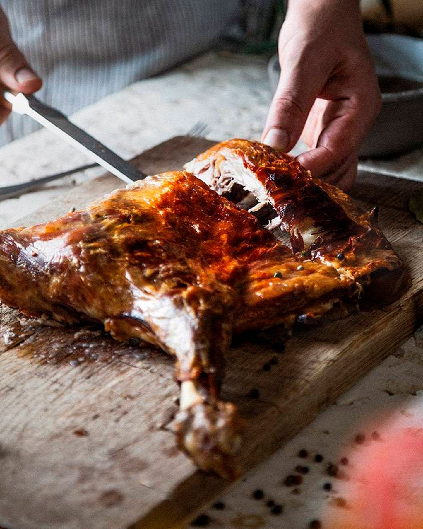 cuarto delantero de cordero lechal asado