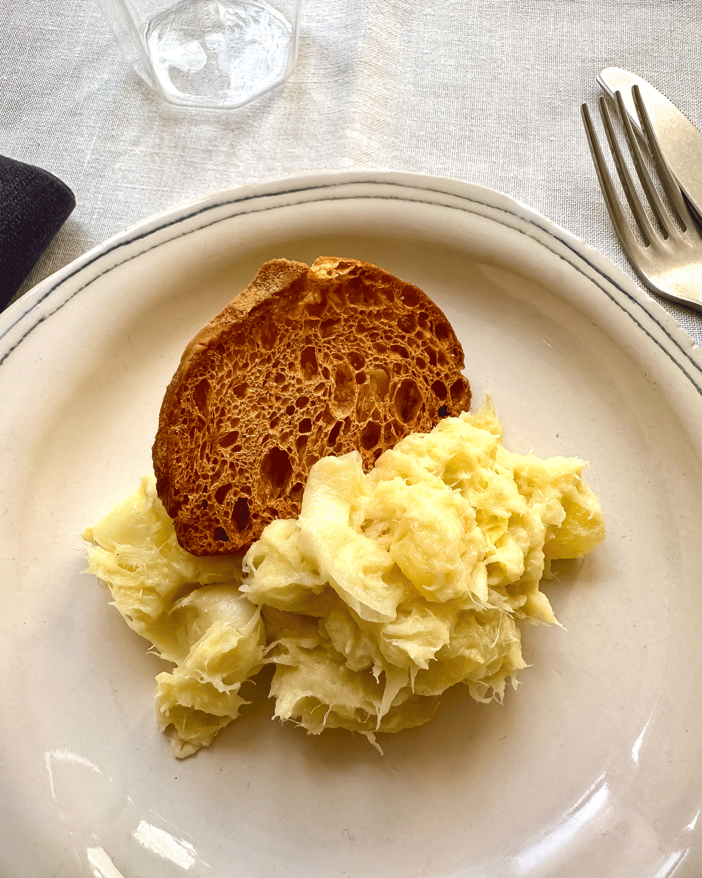 Brandada de bacalao con tostaditas