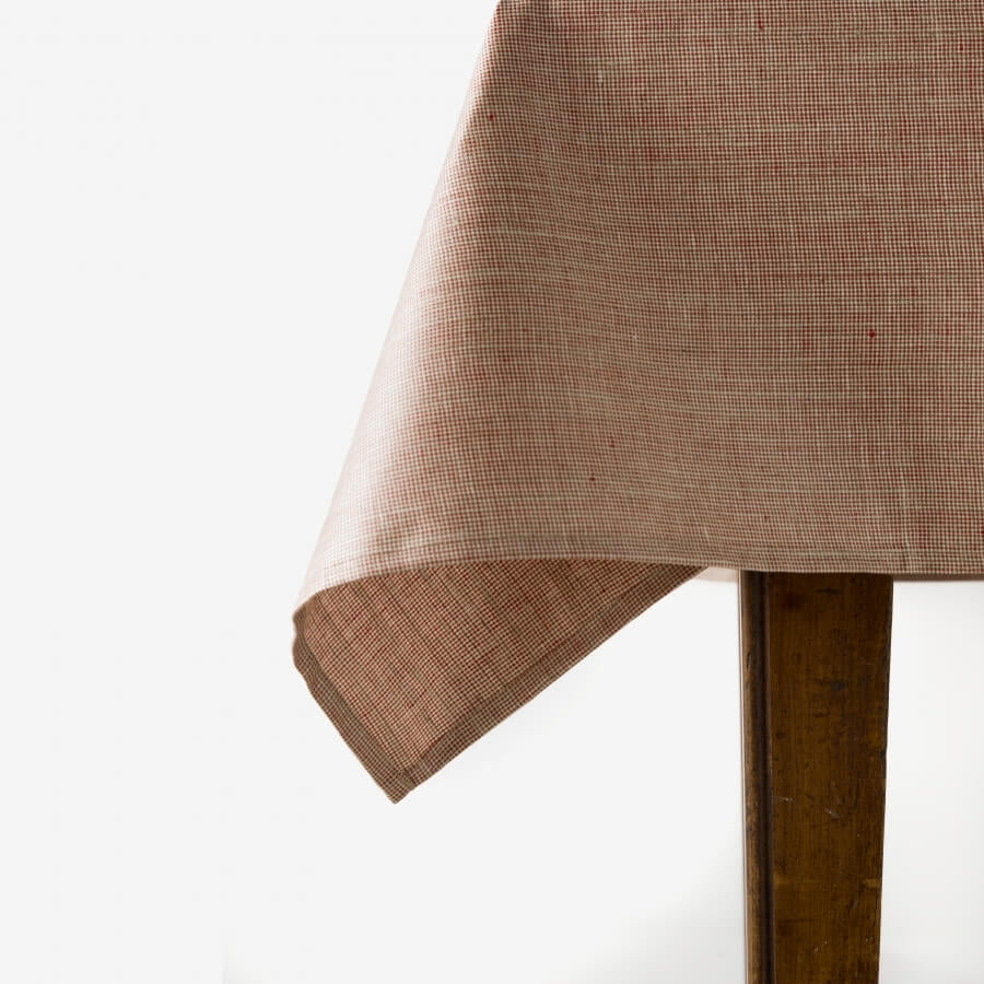 Mantel impermeable pequeño rojo.Charvet Editions