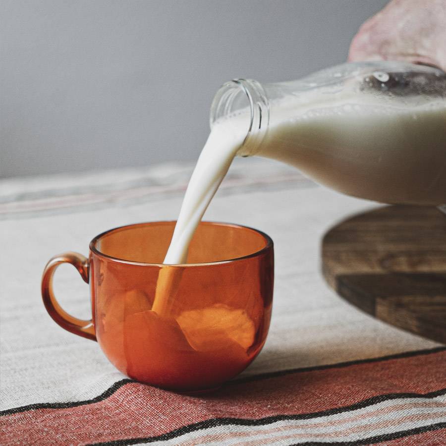 Leche fresca de oveja