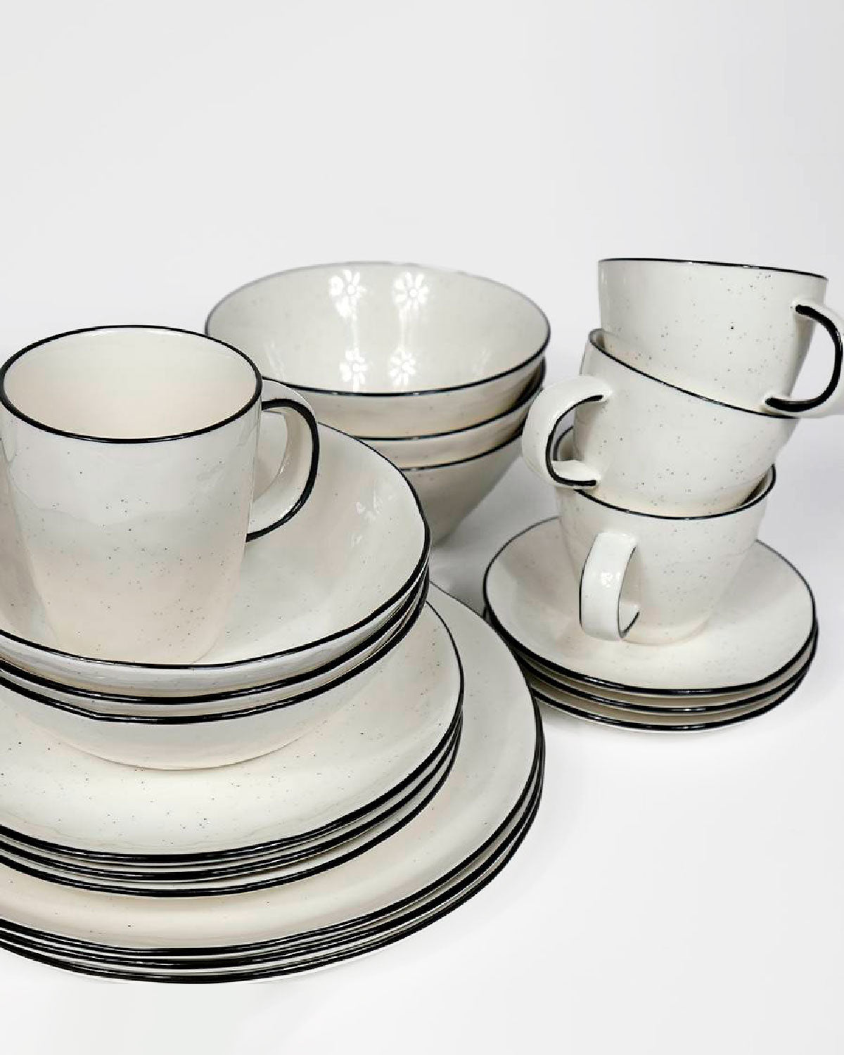 Taza borde negro