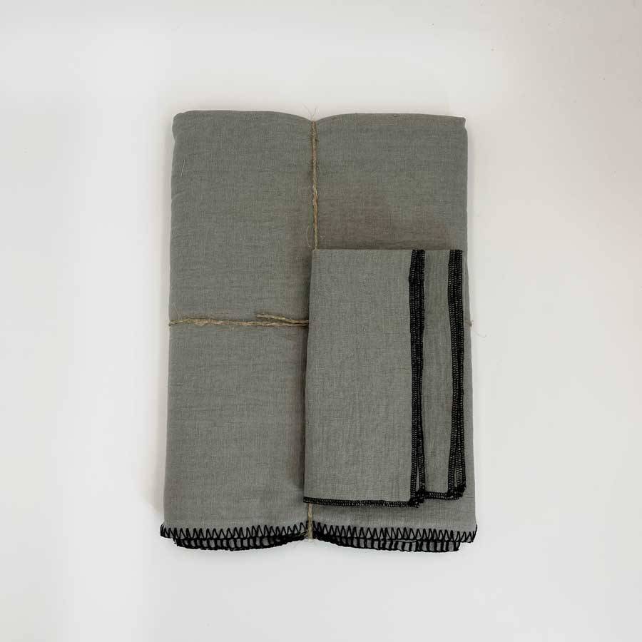 Mantel 170X170 gris claro