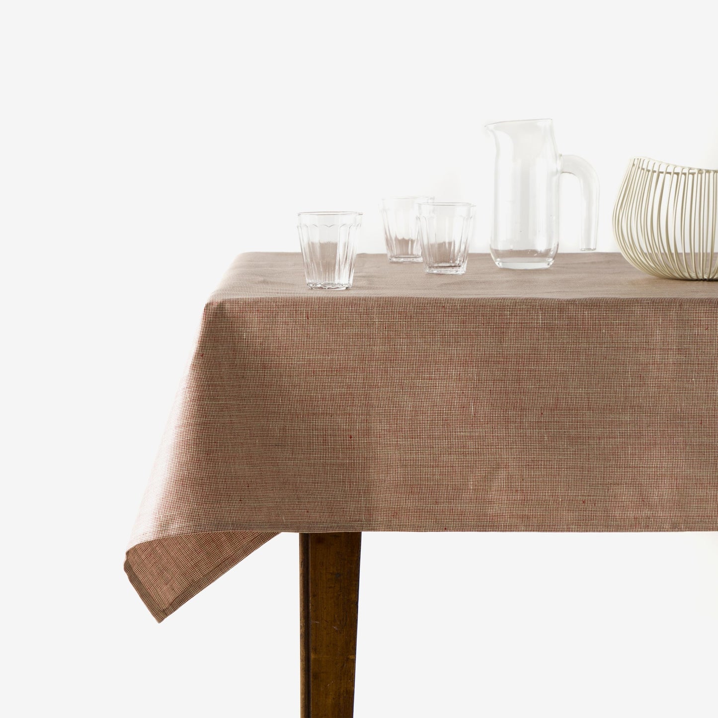 Mantel impermeable pequeño rojo.Charvet Editions