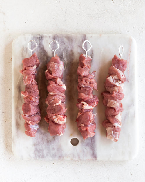 Brochetas de cordero lechal