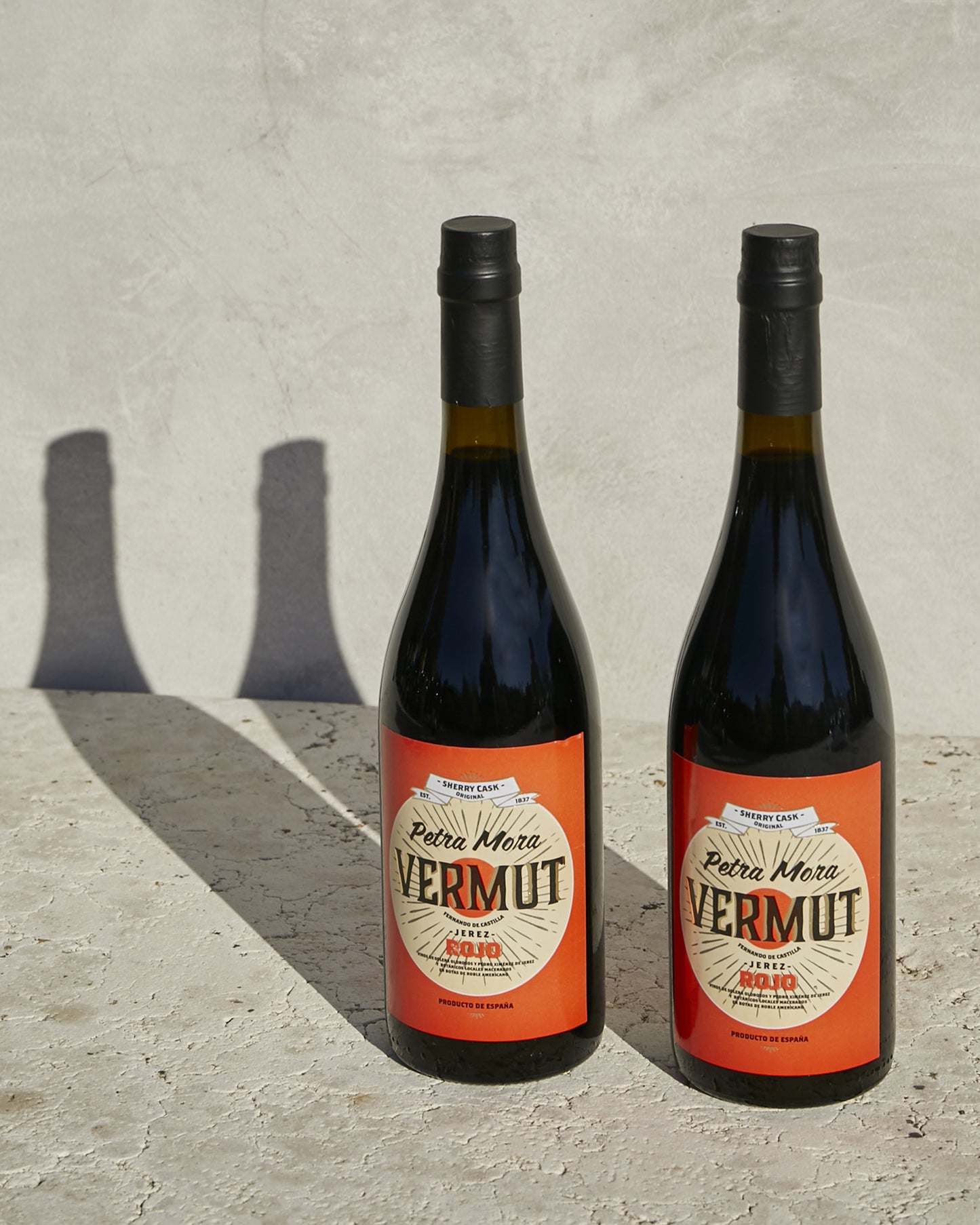 Botellas de Vermut rojo