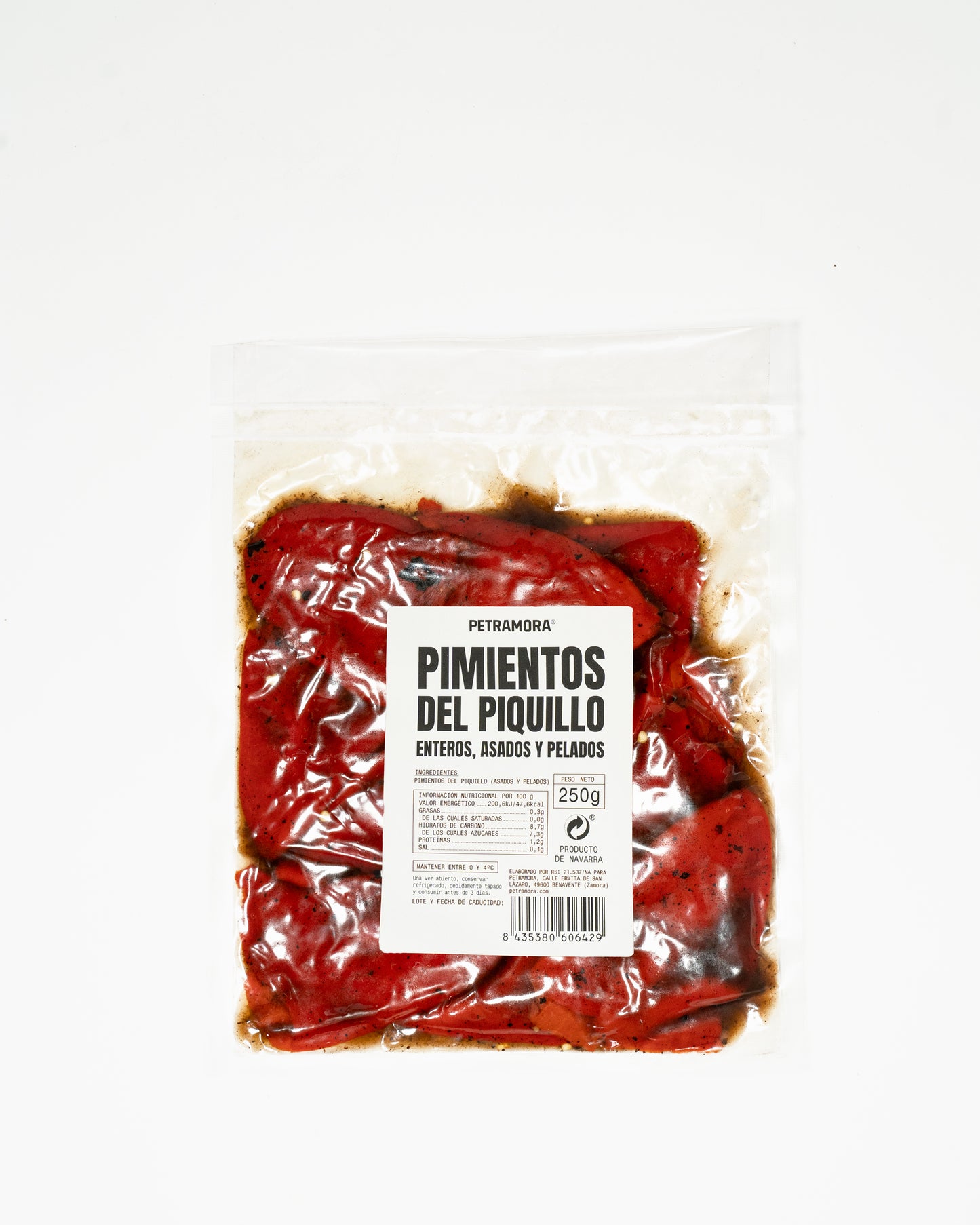 Pimientos del piquillo enteros, asados y pelados