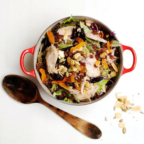 Ensalada de perdiz escabechada con frutos rojos