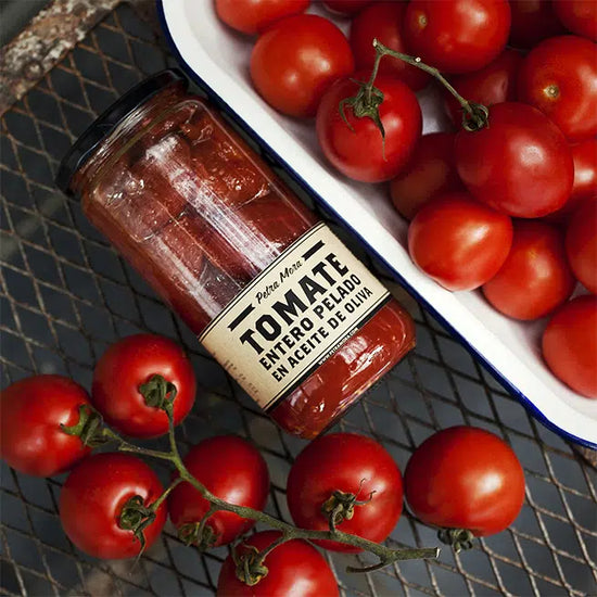 salsa de tomate casera con tomate entero pelado