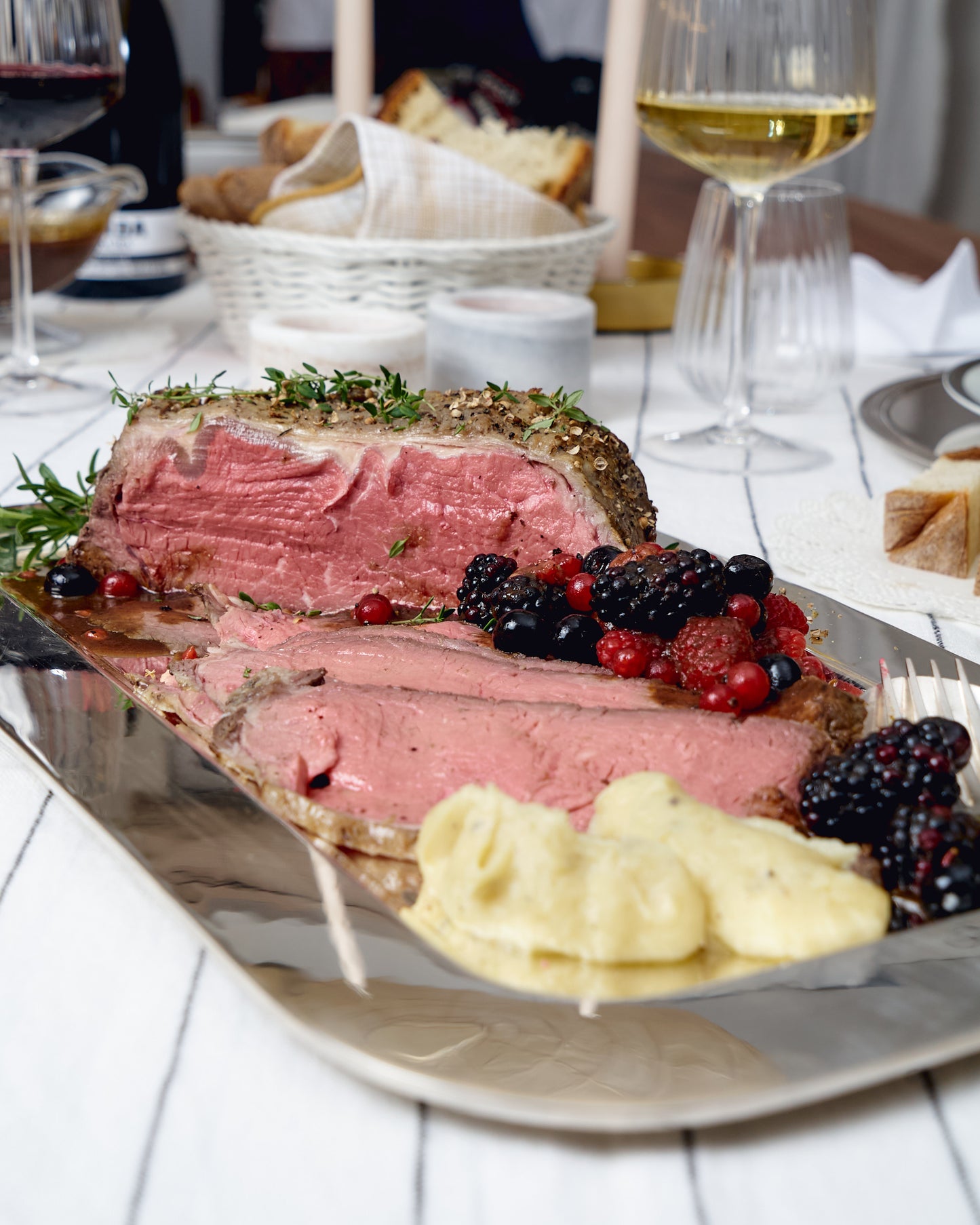 Roastbeef de ternera asado con salsa de vino tinto