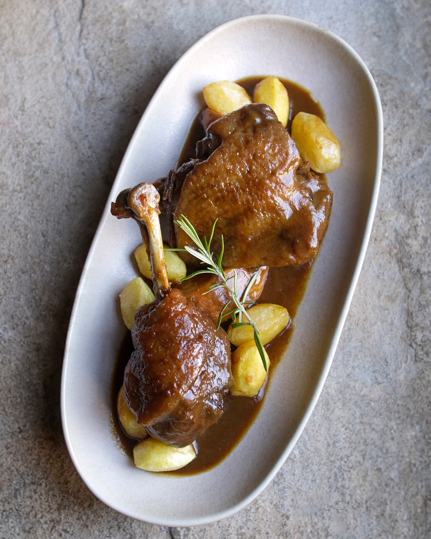 Menú Pitu guisado con patatinos