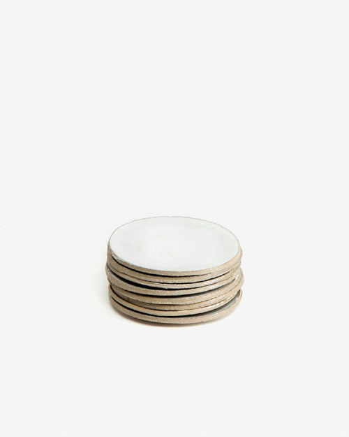 Plato de loza blanco para pan