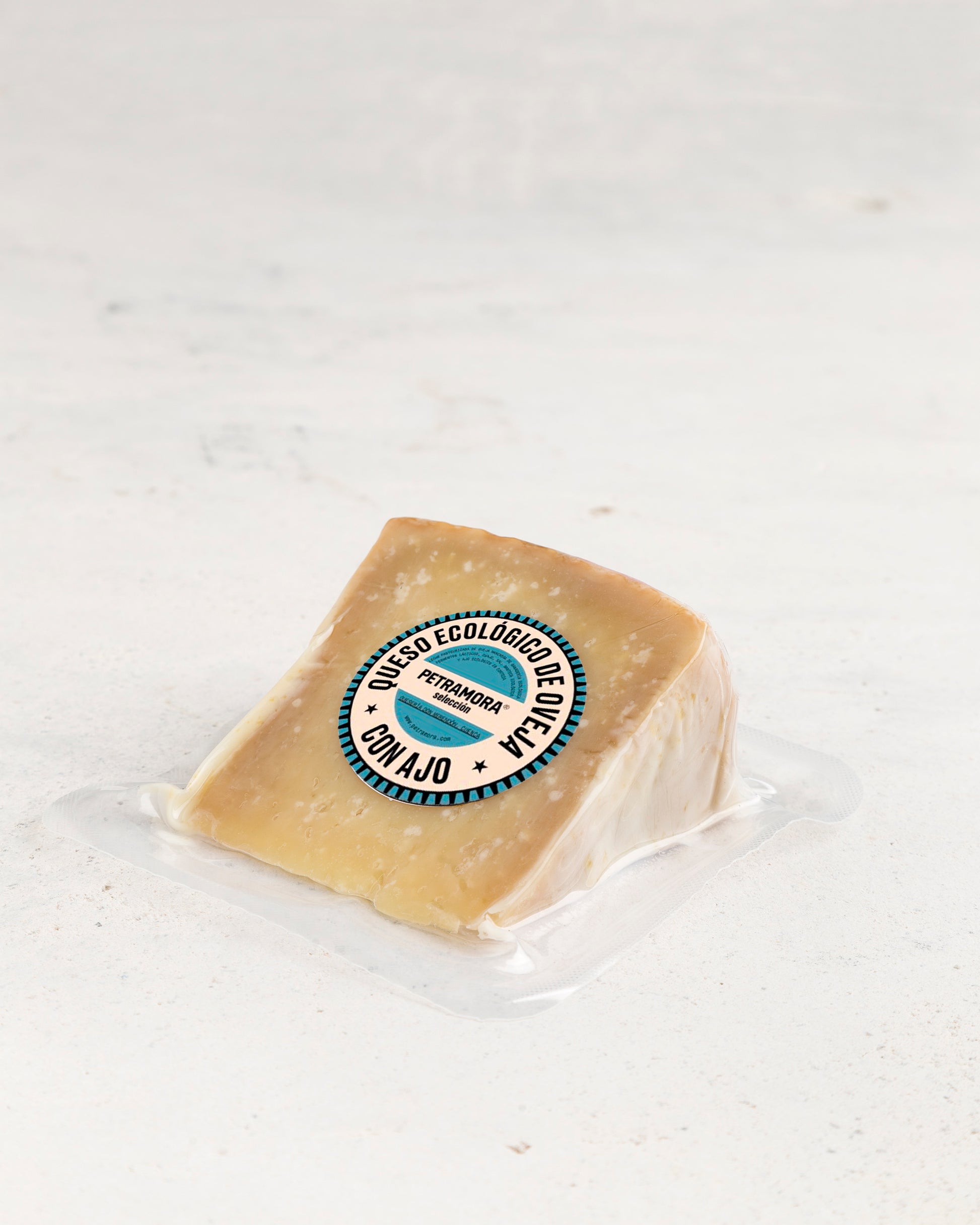 Queso ecológico de oveja con ajo 1/8